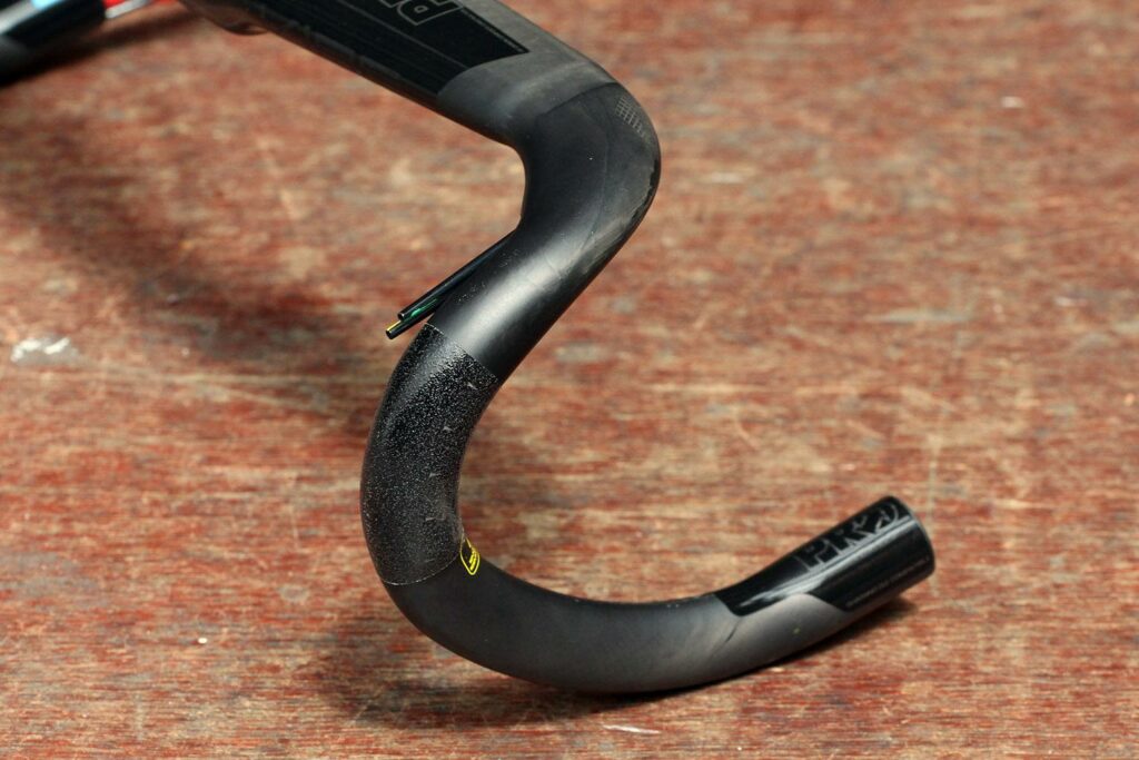 Pro Vibe monocoque UD carbon handlebar – detail 4.jpg