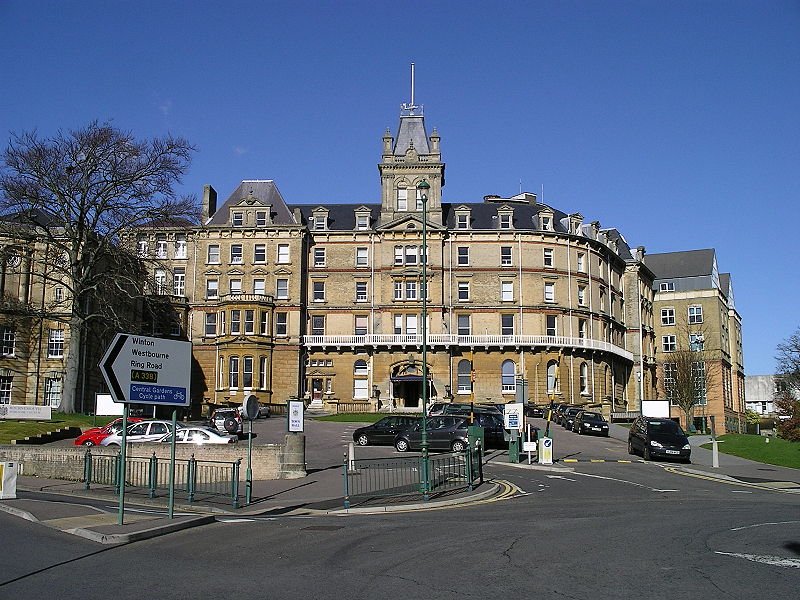 Bournemouth Town Hall (Graffity, Wikimedia Commons)
