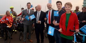 Andy McDonald (centre) at Space for Cycling rally, Labour Party Conference 2017