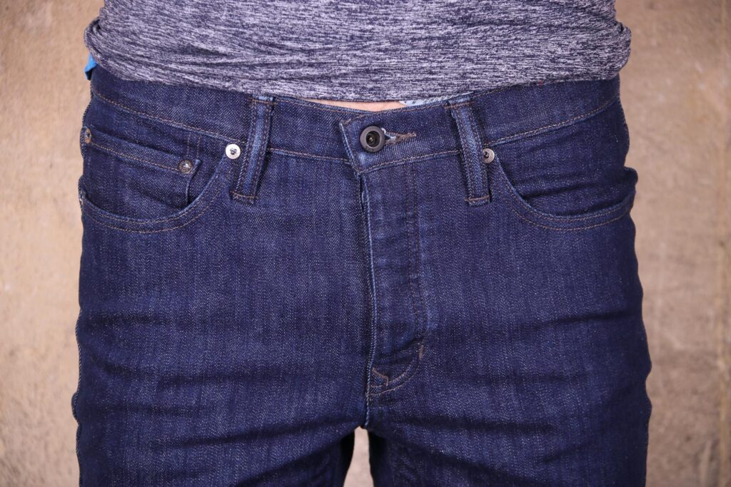Giro Mens Transfer Denim – front pockets.jpg