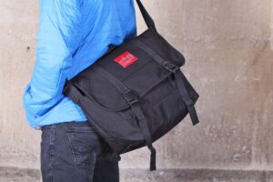 Manhattan Portage NY Messenger Bag (Medium).jpg