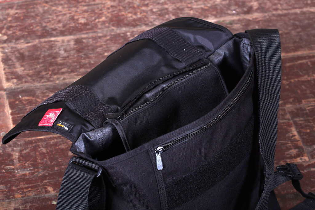 Manhattan Portage NY Messenger Bag (Medium) – open.jpg