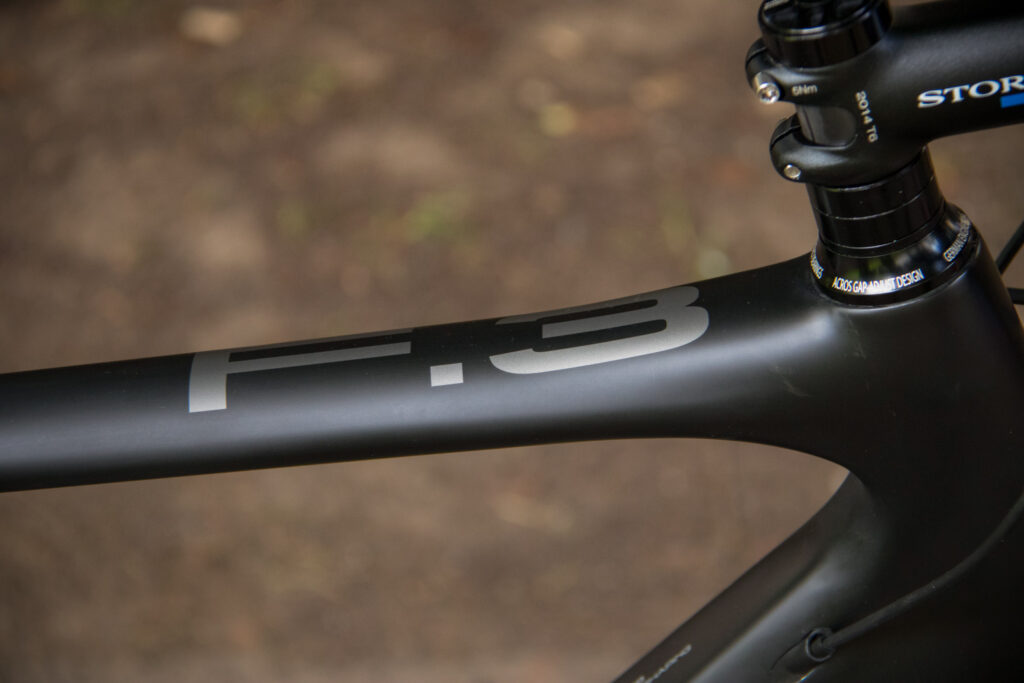 Storck Fascenario.3 Platinum – top tube.jpg