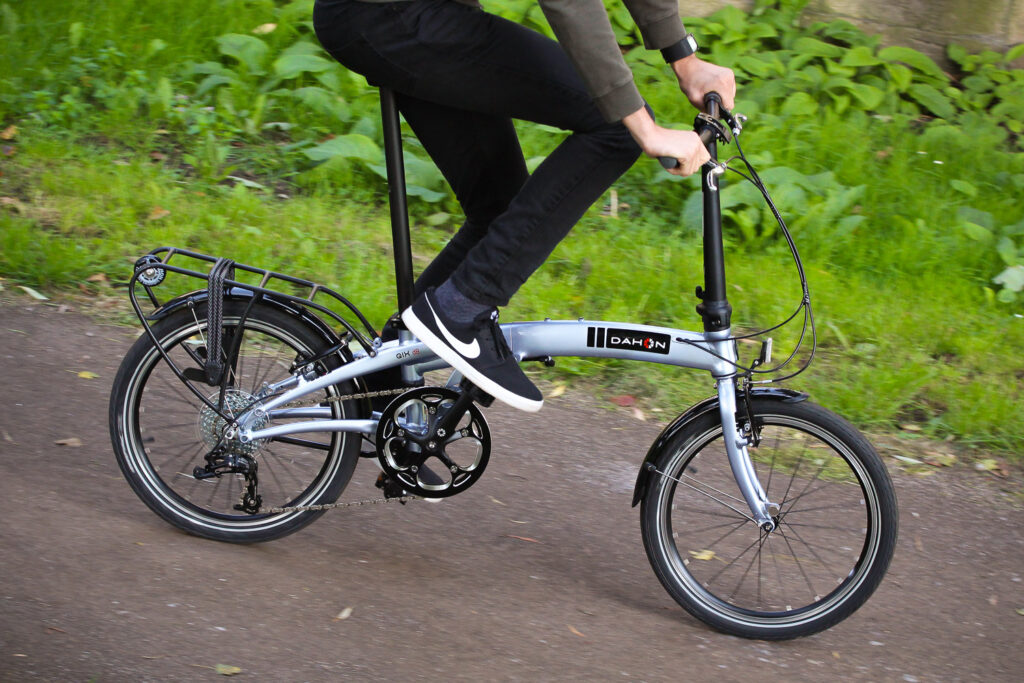 Dahon Qix D8 – riding 1.jpg
