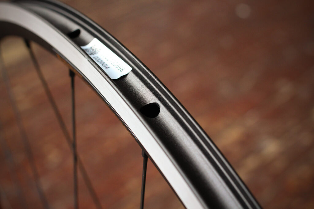Deda Elementi Zero2 Alloy Team Wheels – rim bed.jpg
