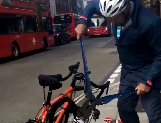Jon Snow with bolt croppers (via Pic_Nick on Twitter).PNG