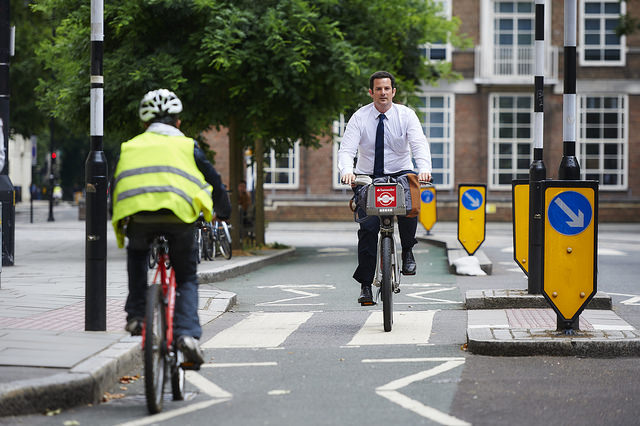 LB Camden protected cycle lane at Gordon Square (picture copyright Britishcycling.org.uk).jpg
