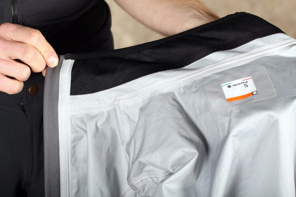 Sportful Stelvio jacket – inside.jpg