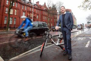 1 millionth Oxford Road cycle journey – Chris Boardman (credit – Chris Foster).jpg
