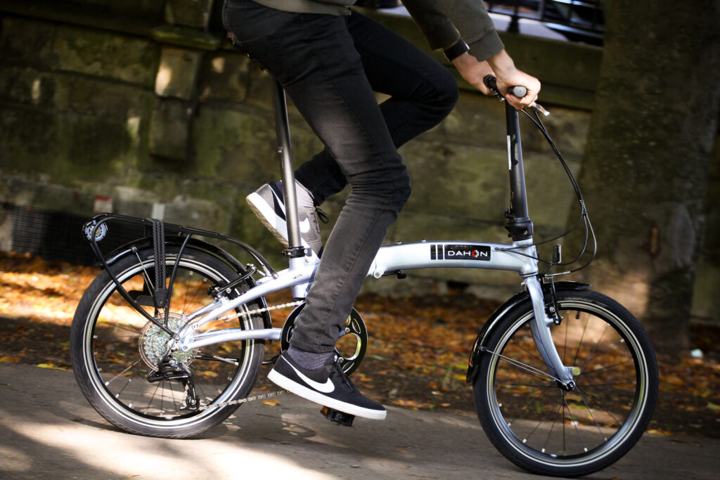 Dahon Qix D8 – riding 3.jpg