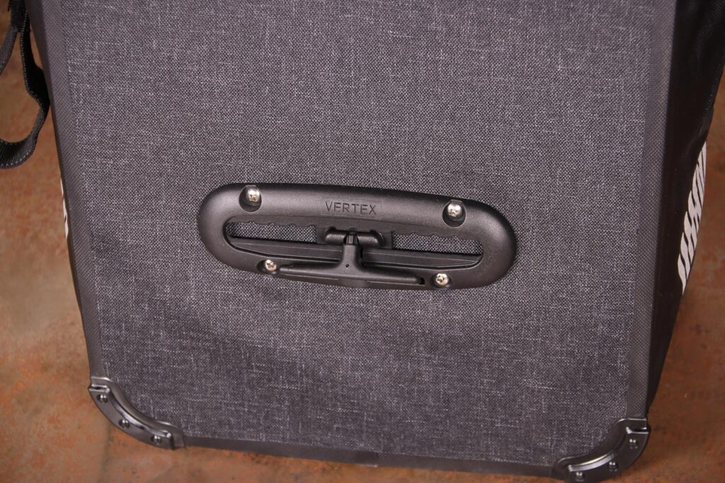 dhb Waterproof Pannier 22L – back detail 2.jpg