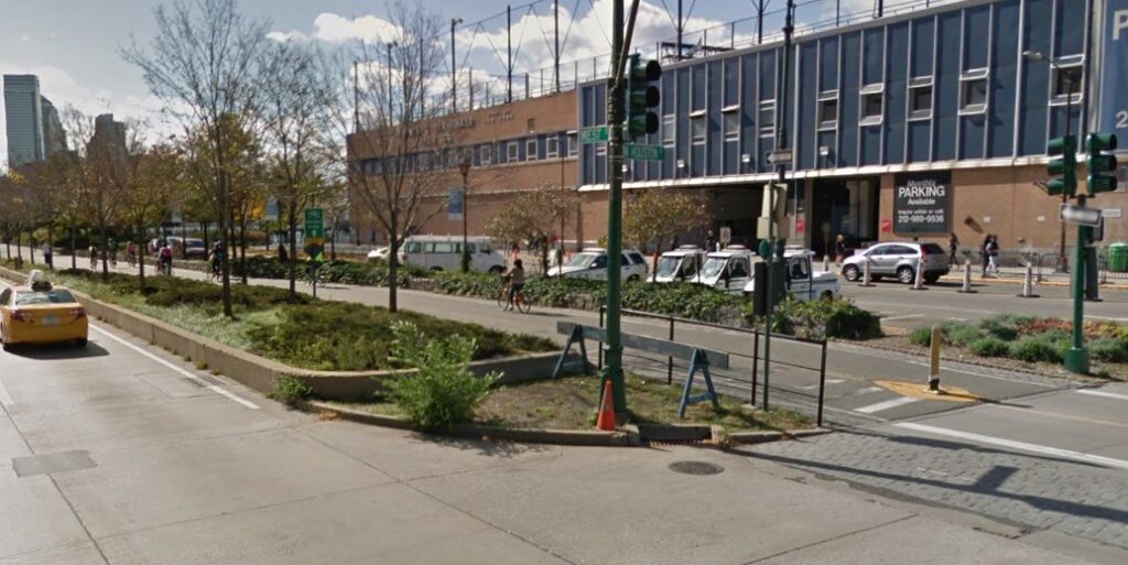 Entrance to Manhattan Cycle Path at West Houston Street (via StreetView).jpg