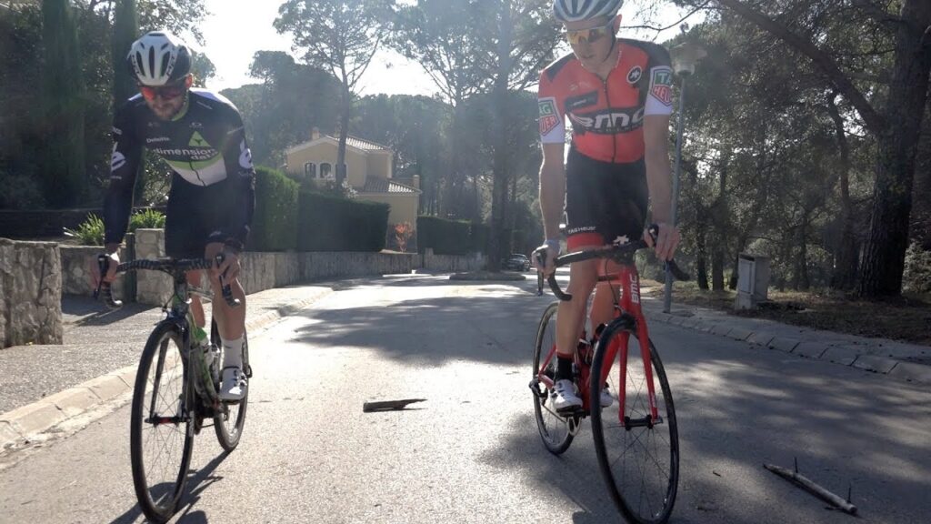 Nathan Haas and Rohan Dennis trackstand challenge.jpg