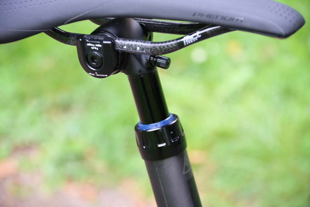 Specialized S-Works Diverge – dropper post detail.jpg