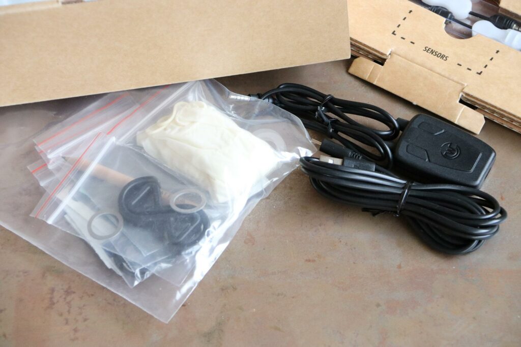 Watteam POWERBEAT The World’s First Add-On Pro-Level Powermeter – kit contents.jpg