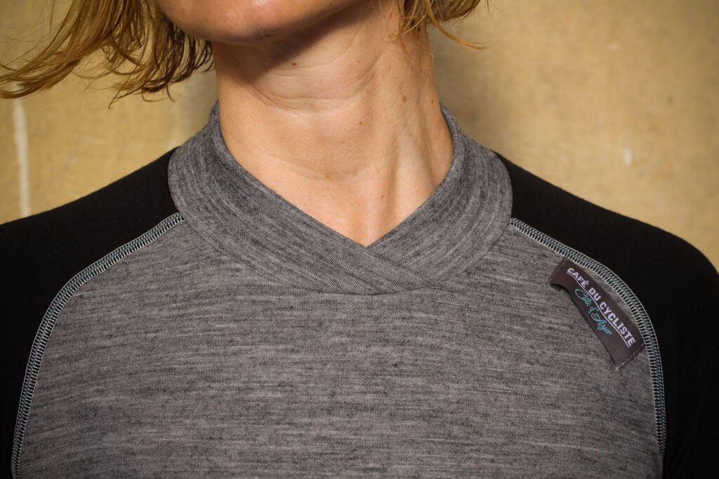 Cafe du Cycliste Womens Cosette Baselayer – collar.jpg