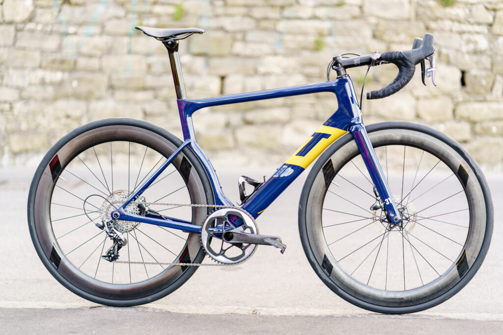 3t strada 2018 team bike2.jpg