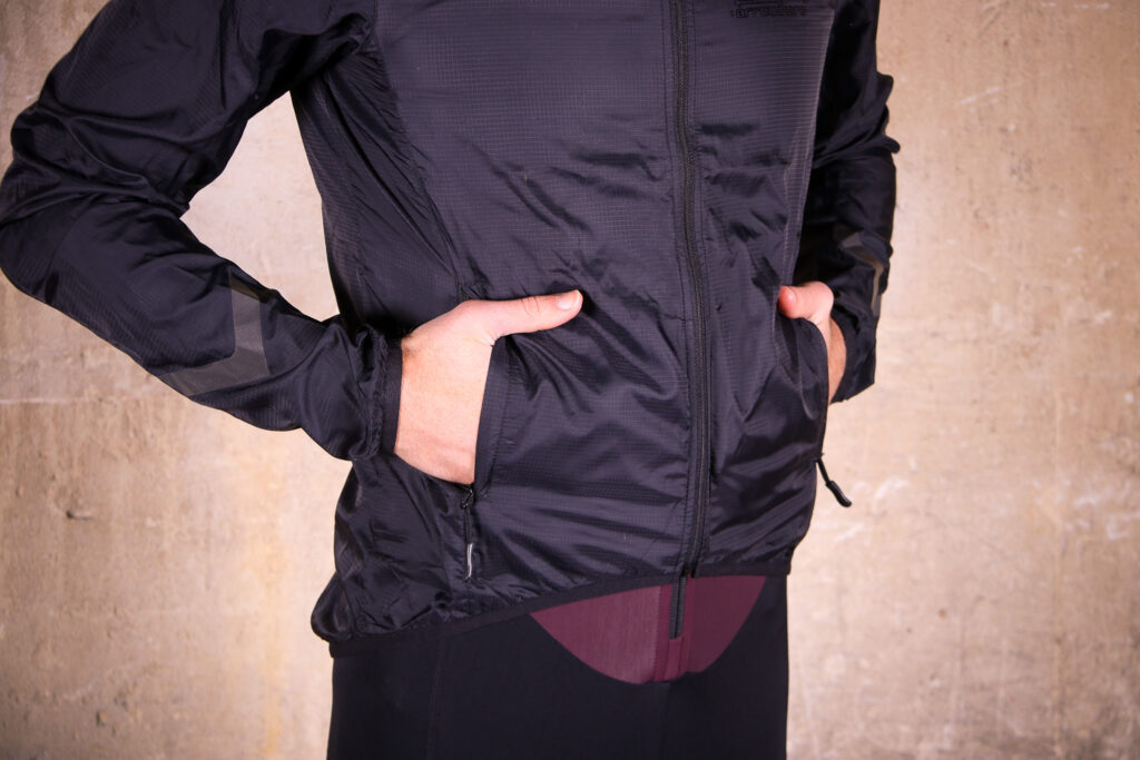ArroWhere Lightweight Jacket – pockets.jpg