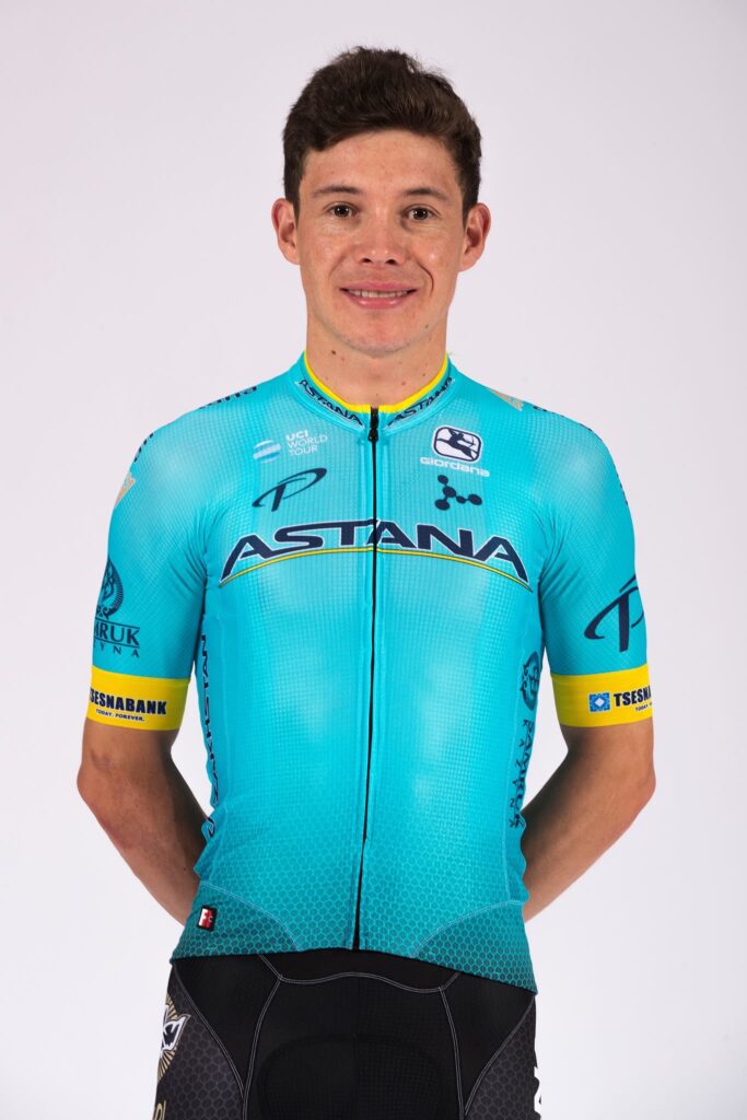Astana kit 2018 (1).jpg