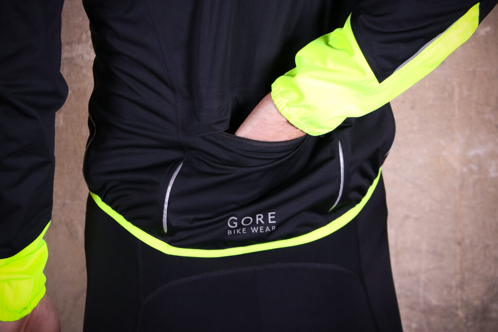 Gore Power Gore-TexR Jacket – pocket 2.jpg