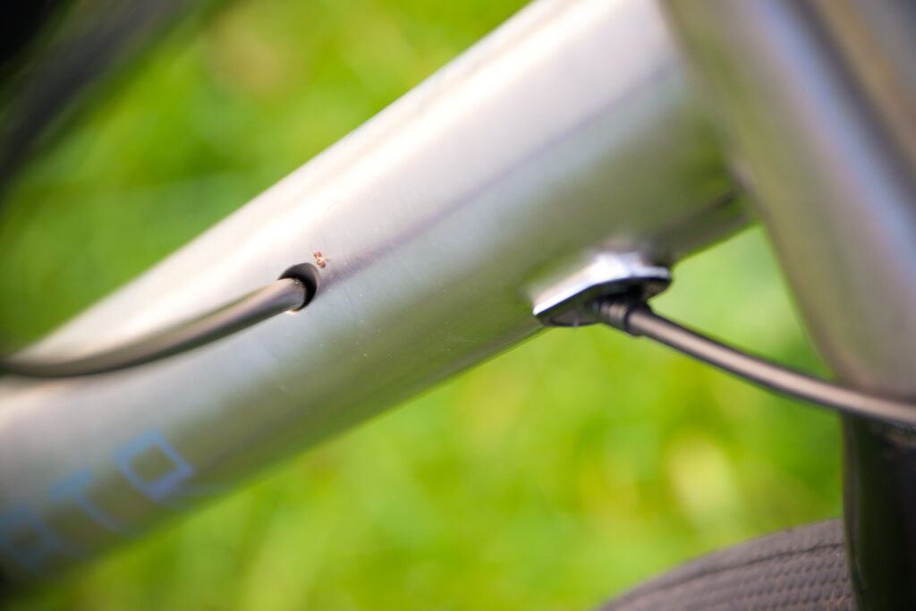 Kinesis Tripster ATR v2 – cable route.jpg