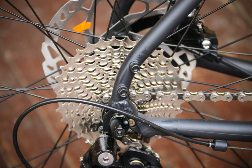 Pinnacle Arkose Three – rear dropout.jpg