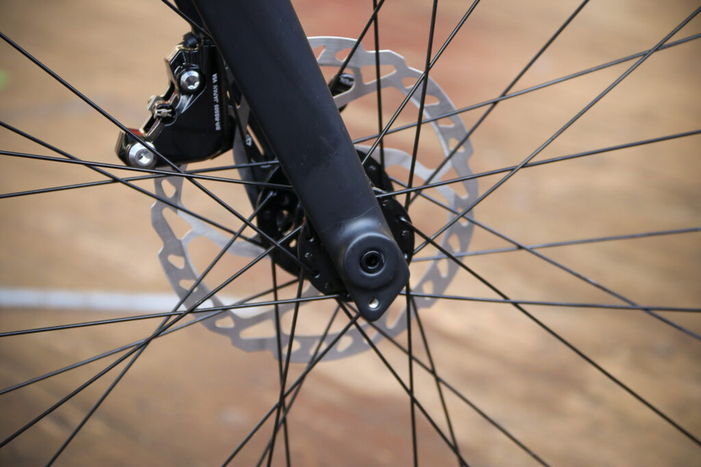 Pinnacle Arkose Three – thru axle.jpg