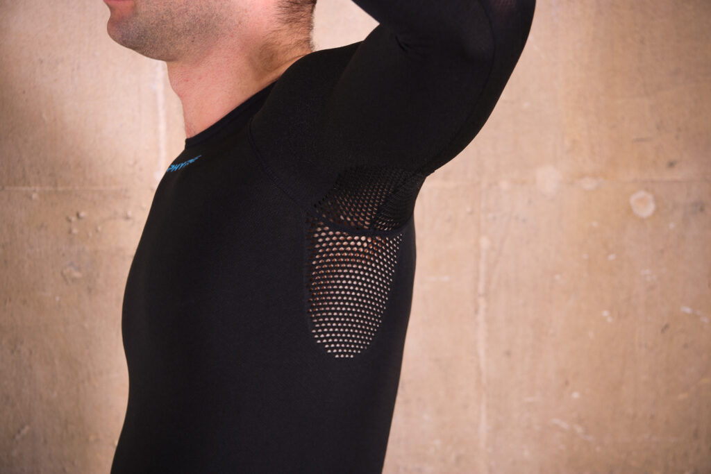 Shimano S-Phyre Winter Baselayer – under arm vent.jpg