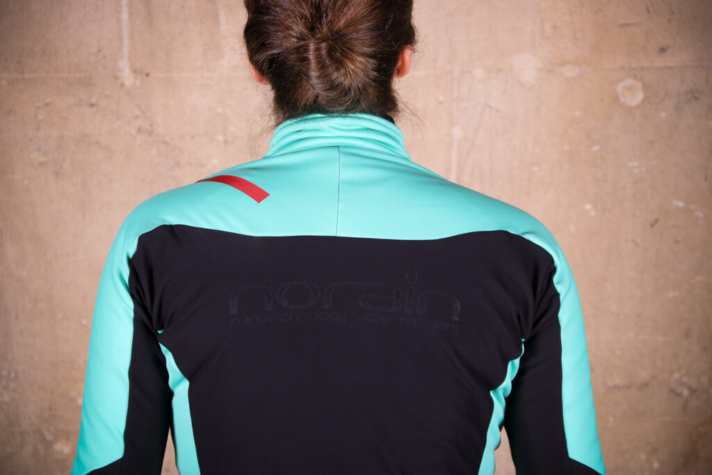 Sportful Fiandre Norain W Jacket – shoulders.jpg