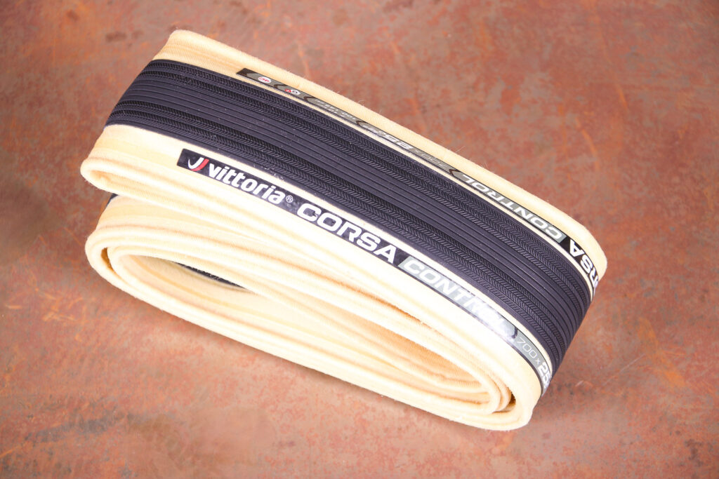 Vittoria Corsa Control G+ Isotech foldable tyre.jpg