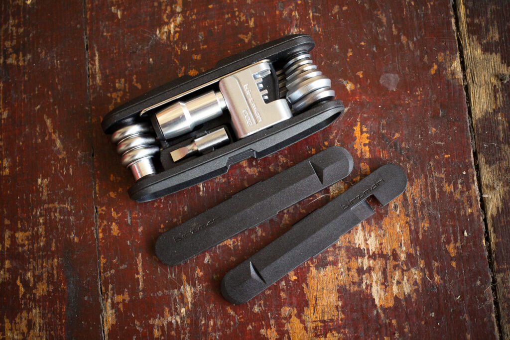 Birzman Diversity 17 Multi Tool – tyre levers.jpg