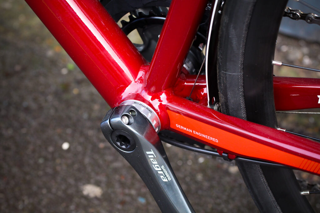 Focus Paralane AL Tiagra – bottom bracket.jpg