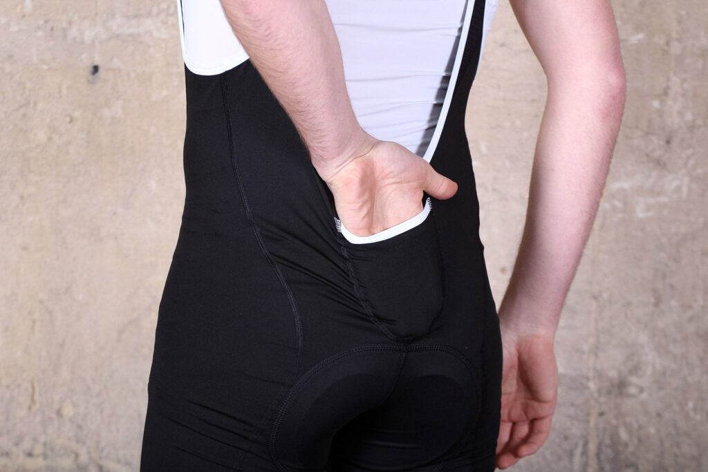 Rapha Classic Bib shorts II &ndash; pocket.jpg