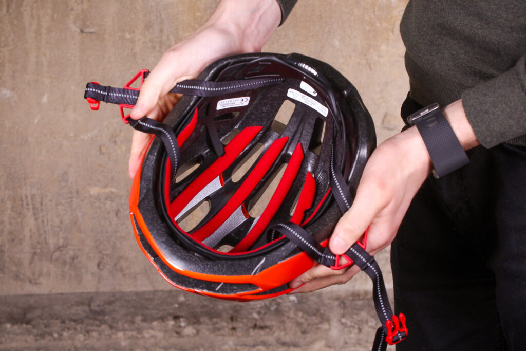 Specialized Align Helmet Gloss Red Fade – inside.jpg