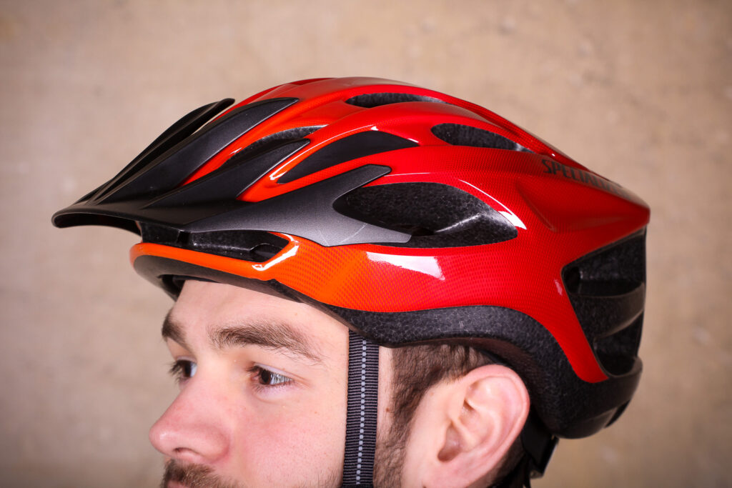 Specialized Align Helmet Gloss Red Fade – with peak.jpg