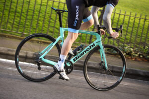 Bianchi Aria Disc - riding 1.jpg