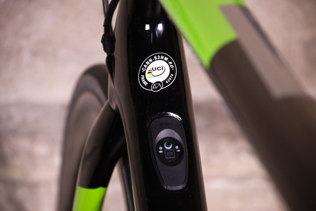 Cannondale Synapse Hi-Mod Disc Dura-Ace Di2 &ndash; UCi sticker and electronic shifting control.jpg