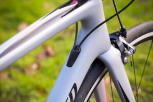 specialized-womens-tarmac-sl6-cable-route.jpg