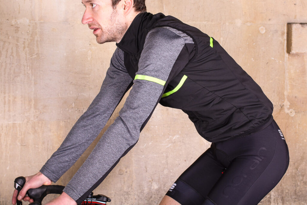 Sportful Giara Thermal Vest – riding.jpg