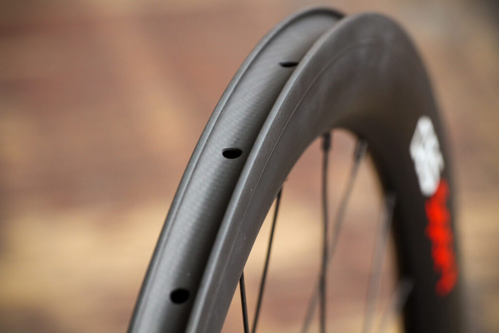 CES Sport RC50 Clincher Wheelset – rim bed.jpg