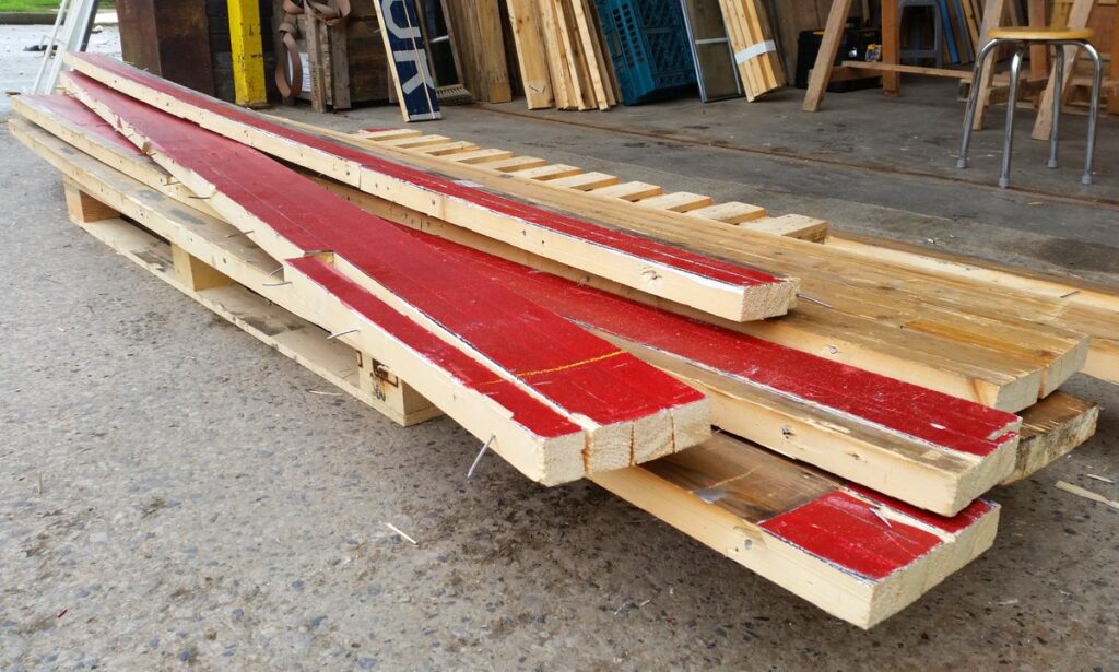 manchester_velodrome_boards_vie_emerge_wood_on_twitter.jpg
