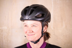 oakley_aro5_helmet.jpg
