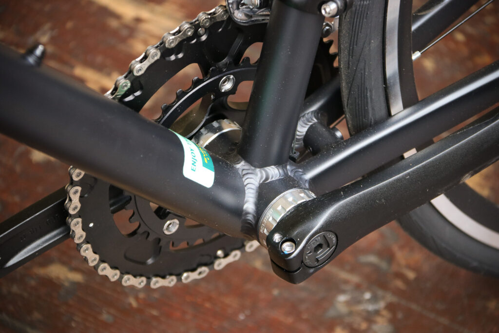 Pinnacle Laterite – bottom bracket.jpg