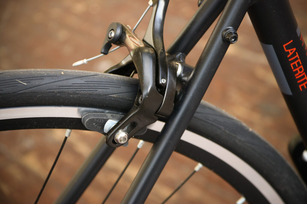 Pinnacle Laterite – rear brake.jpg