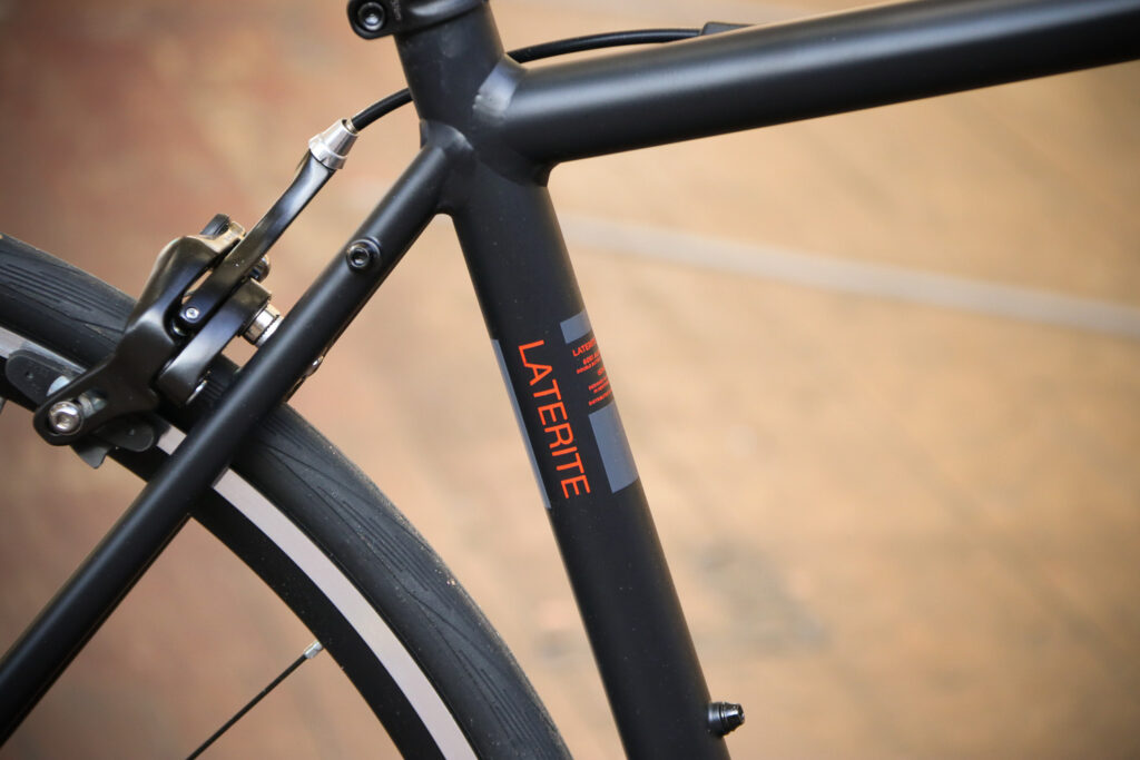 Pinnacle Laterite – seat tube.jpg