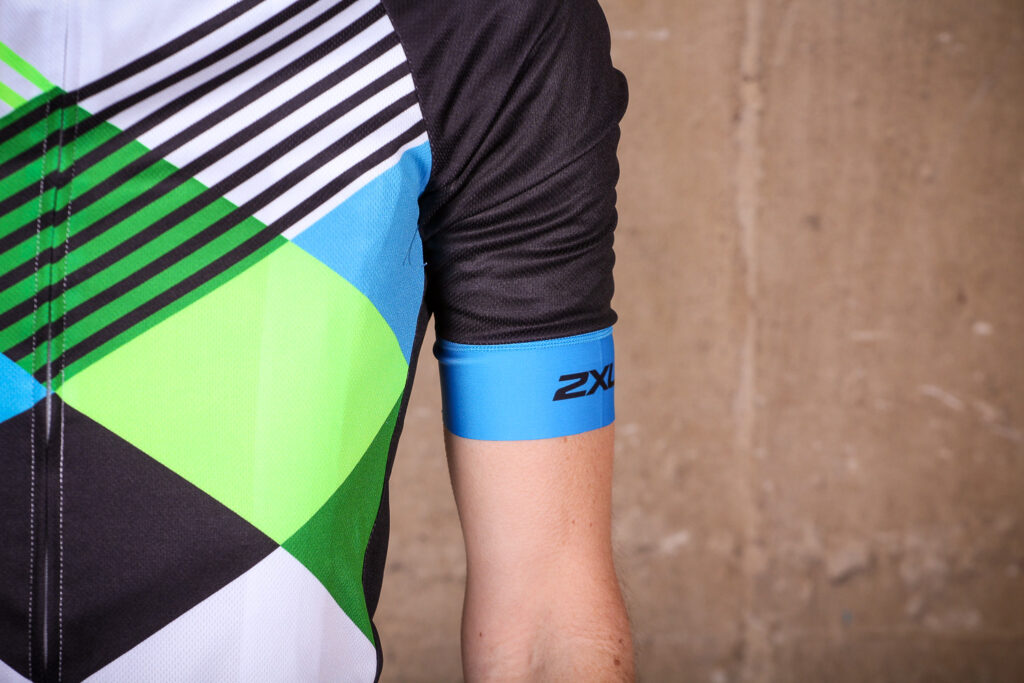 2xu_sub_cycle_jersey_-_sleeve.jpg