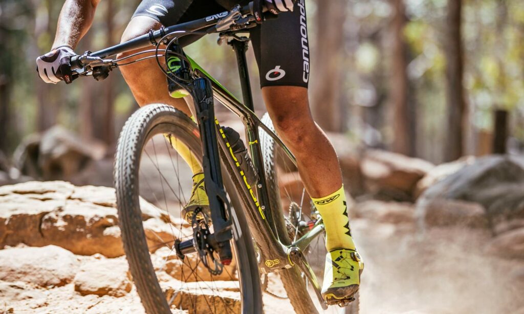 Cannondale-F-Si-Lefty-Ocho-Carbon_carbon-xc-race-hardtail-mountain-bike_single-sided-single-crown-100mm-fork-strut_Cannondale-Factory-Racing-World-Cup-Stellenbosch-testing-front-detail.jpg
