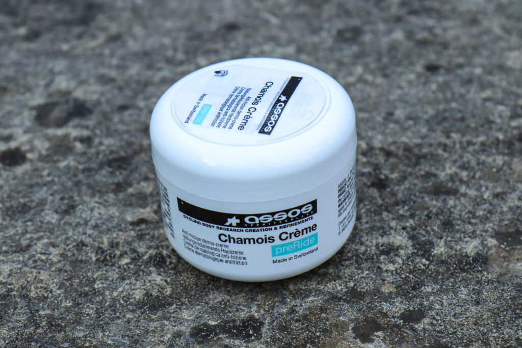 assos_creme-1.jpg