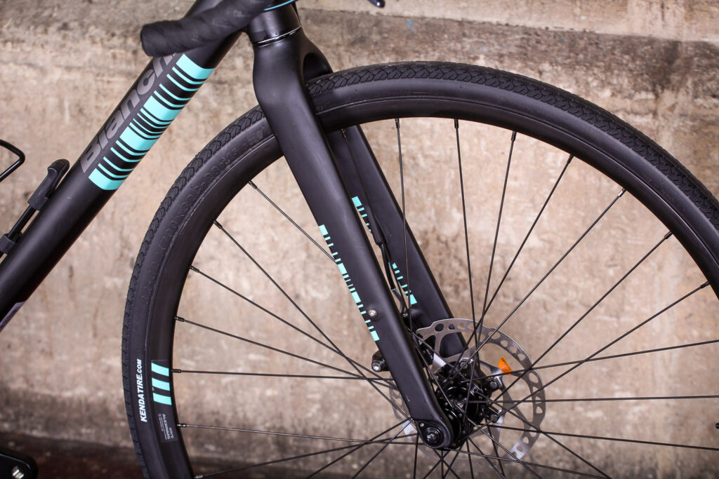 bianchivianirone7allroad-fork.jpg