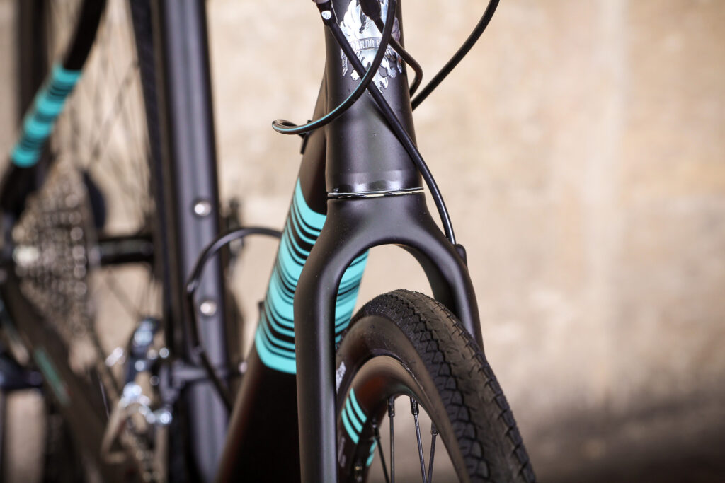 bianchi_via_nirone_7_all_road_-_fork_clearance.jpg